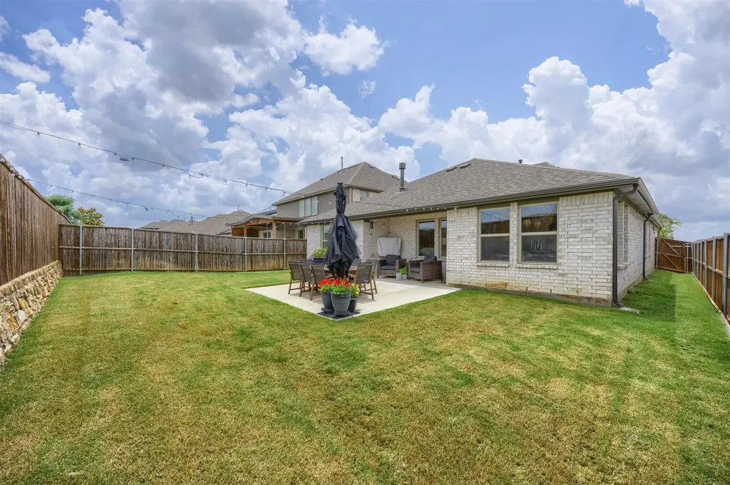 2091 Creekbluff Circle Lewisville TX 75010