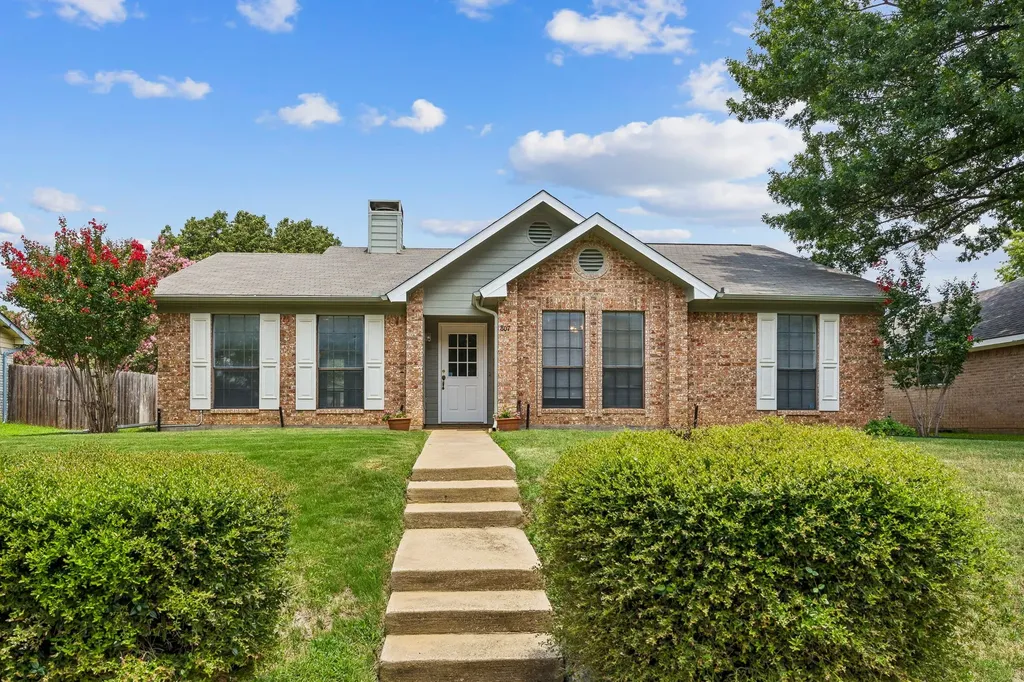 807 Blue Oak Drive Lewisville TX 75067