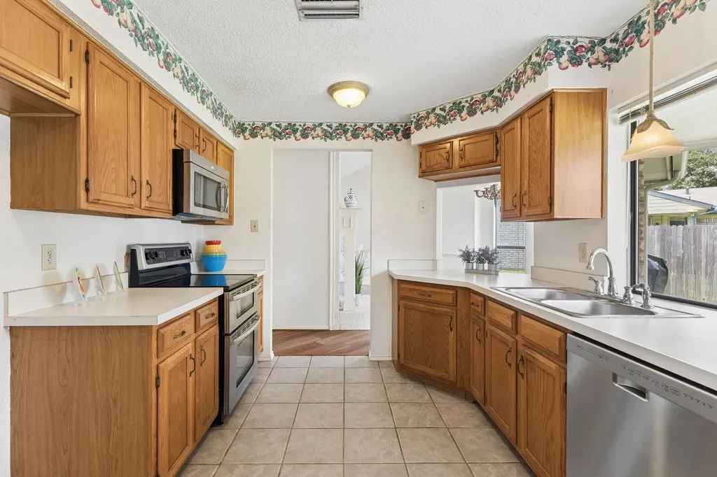 807 Blue Oak Drive Lewisville TX 75067