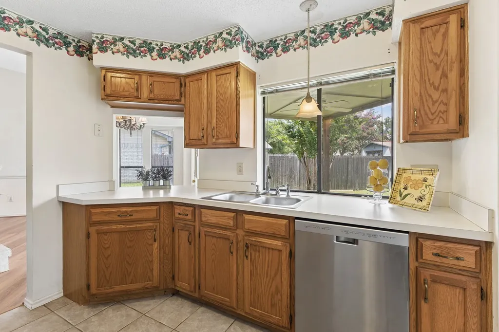807 Blue Oak Drive Lewisville TX 75067
