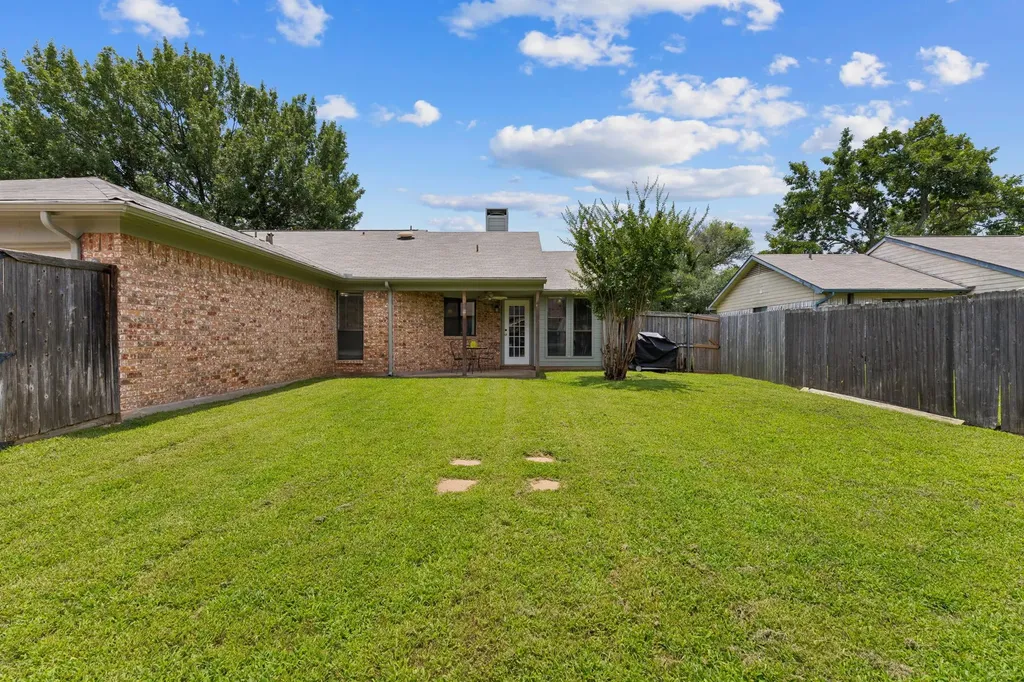 807 Blue Oak Drive Lewisville TX 75067