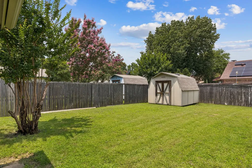 807 Blue Oak Drive Lewisville TX 75067