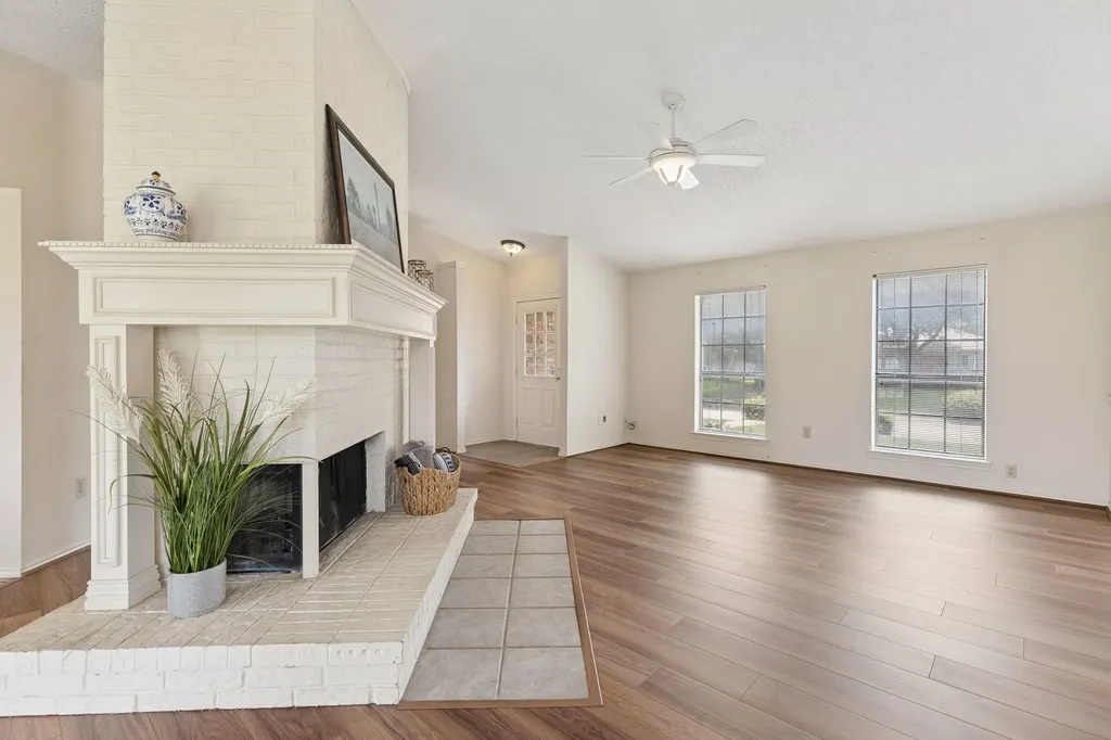 807 Blue Oak Drive Lewisville TX 75067