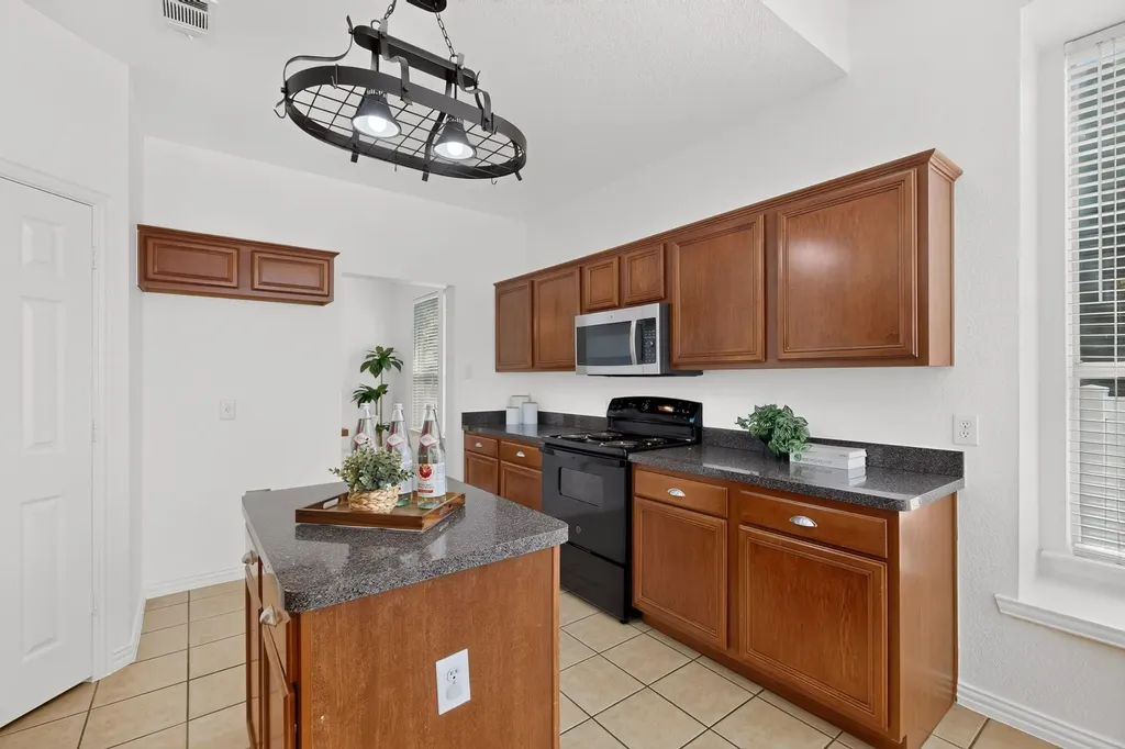 10214 Lakeview Drive Providence Village TX 76227