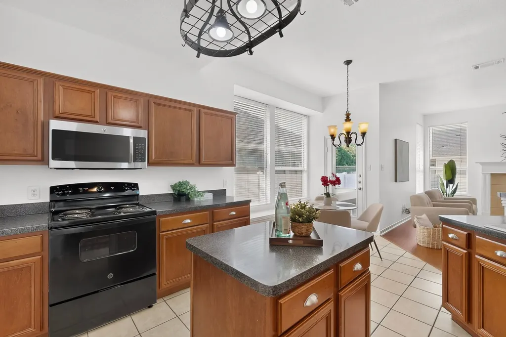 10214 Lakeview Drive Providence Village TX 76227