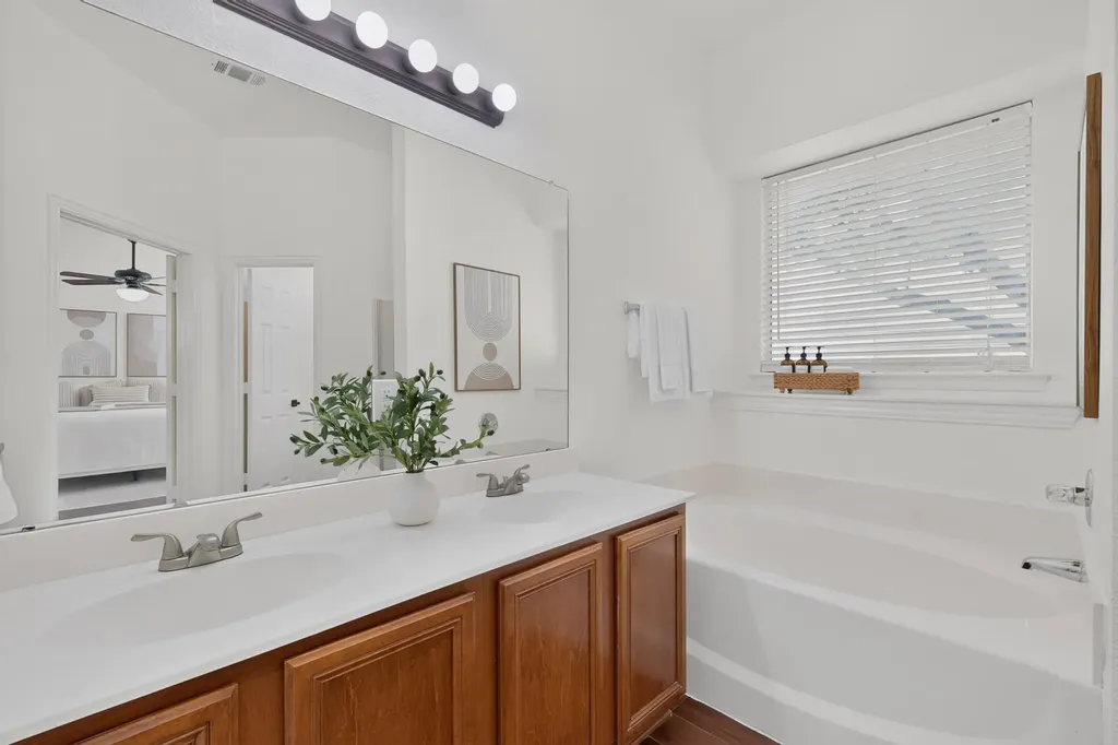 10214 Lakeview Drive Providence Village TX 76227