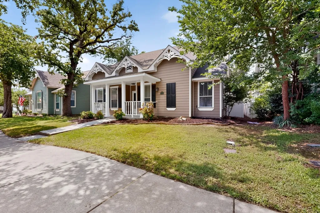 10214 Lakeview Drive Providence Village TX 76227