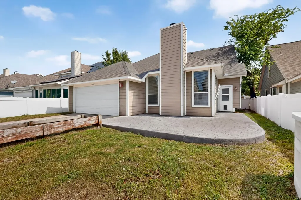 10214 Lakeview Drive Providence Village TX 76227