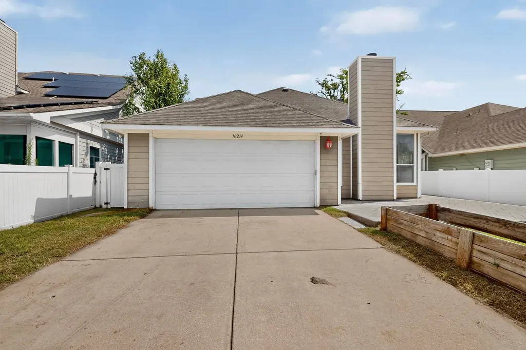 10214 Lakeview Drive Providence Village TX 76227