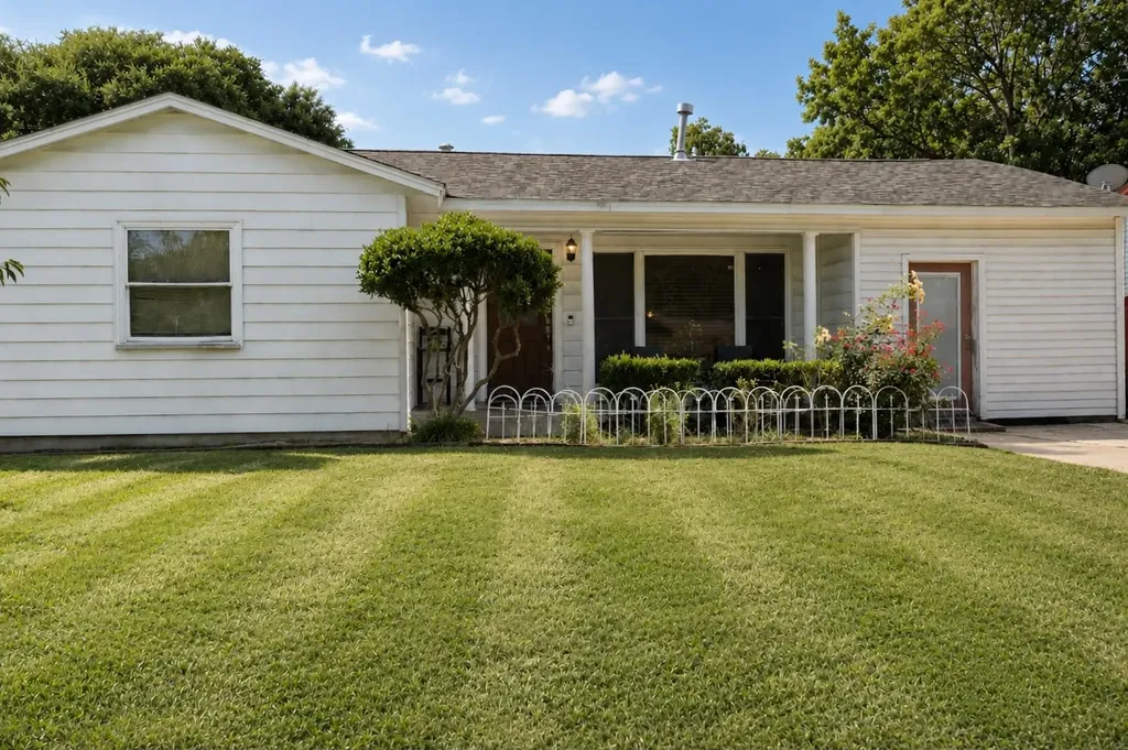1010 Mcclendon Street Irving TX 75061
