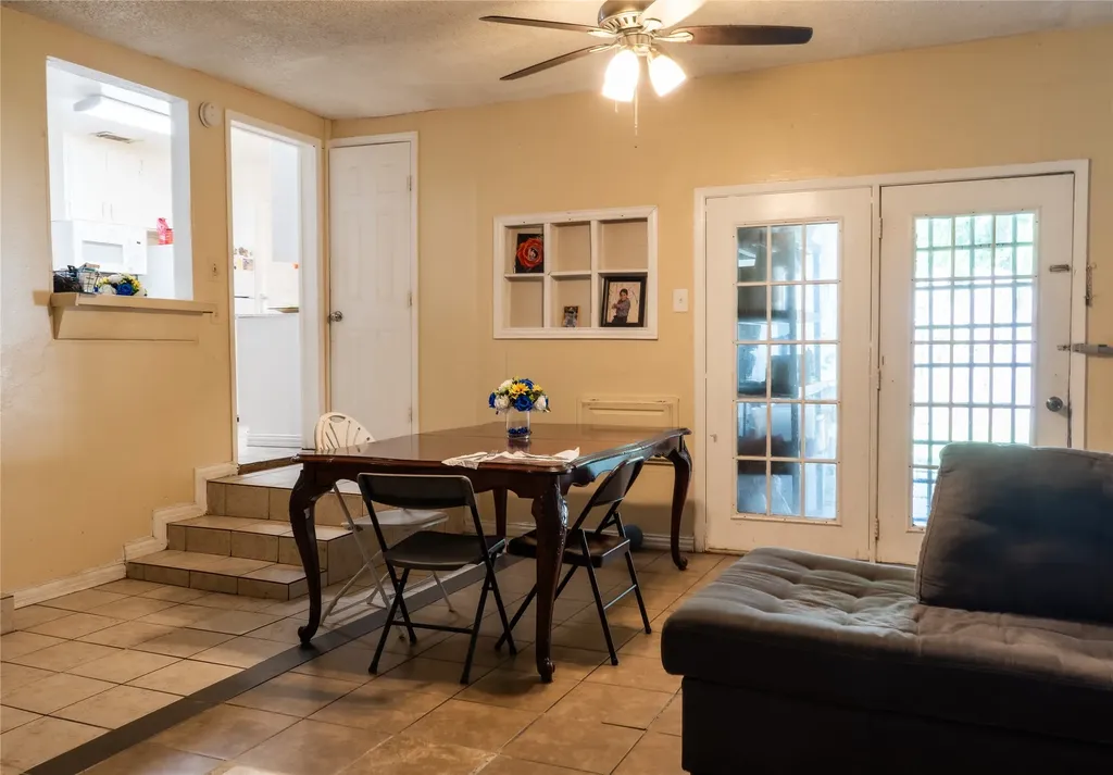 1010 Mcclendon Street Irving TX 75061