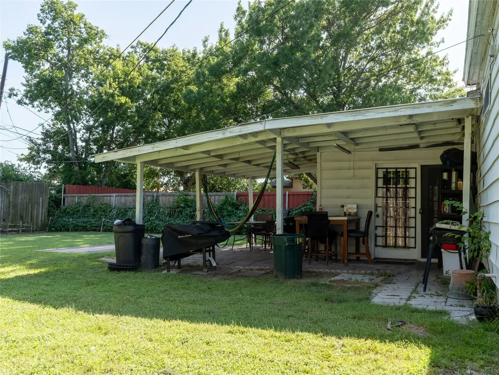 1010 Mcclendon Street Irving TX 75061