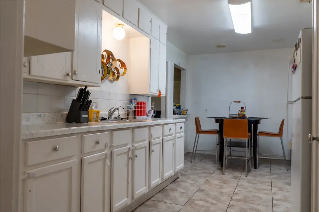 1010 Mcclendon Street Irving TX 75061
