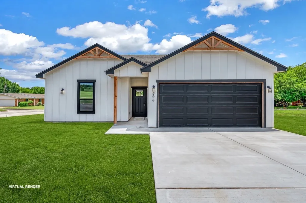 806 S Avenue Q Clifton TX 76634