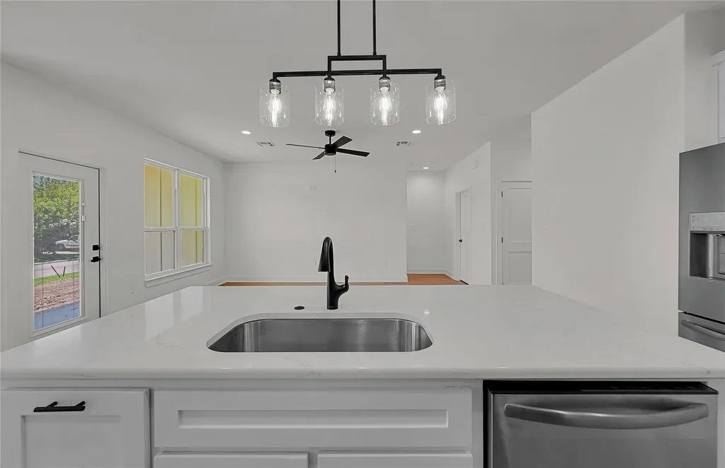 806 S Avenue Q Clifton TX 76634