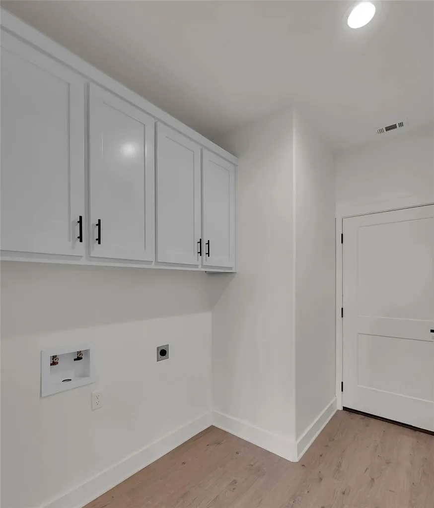 806 S Avenue Q Clifton TX 76634