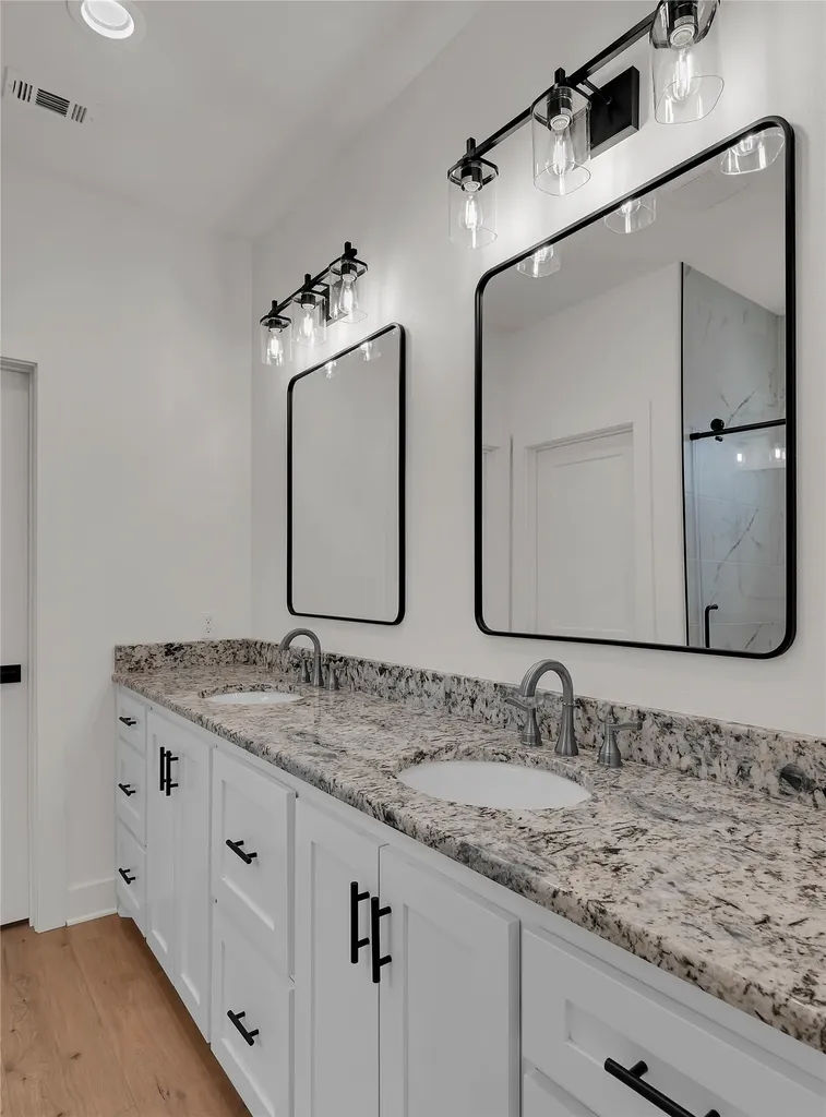 806 S Avenue Q Clifton TX 76634