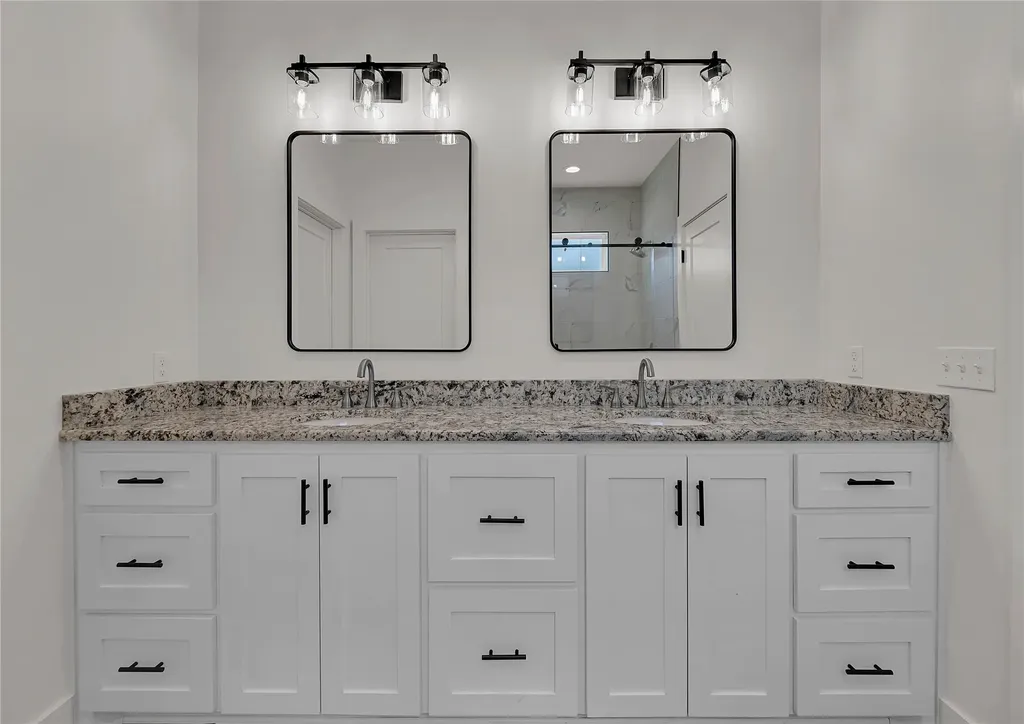 806 S Avenue Q Clifton TX 76634