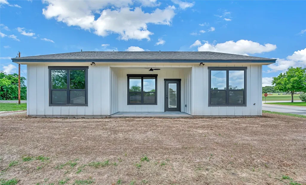 806 S Avenue Q Clifton TX 76634
