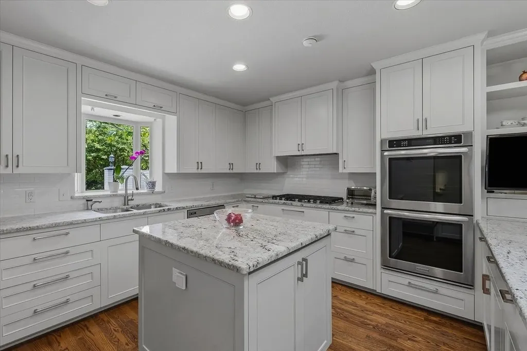 2209 Canterbury Drive Westover Hills TX 76107