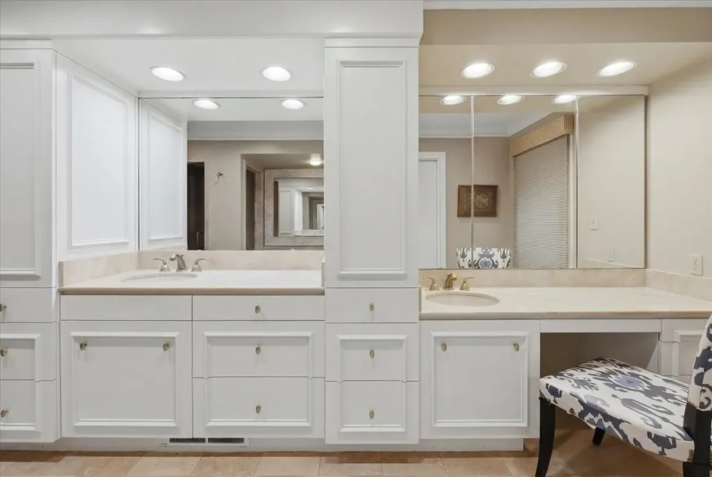 2209 Canterbury Drive Westover Hills TX 76107
