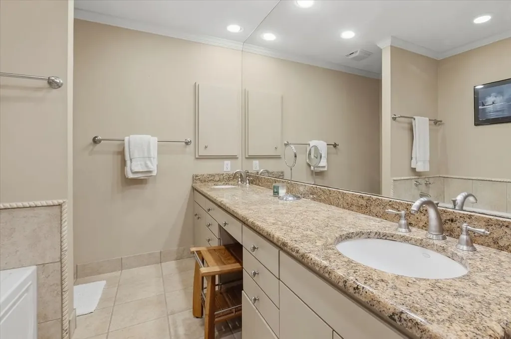2209 Canterbury Drive Westover Hills TX 76107