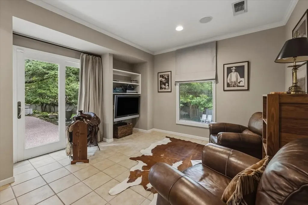 2209 Canterbury Drive Westover Hills TX 76107