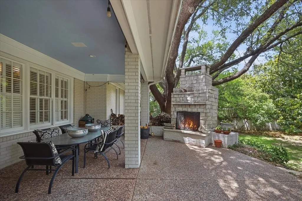 2209 Canterbury Drive Westover Hills TX 76107