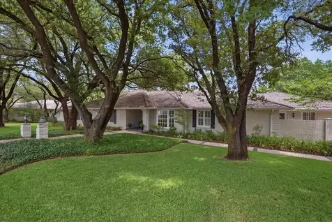 2209 Canterbury Drive Westover Hills TX 76107