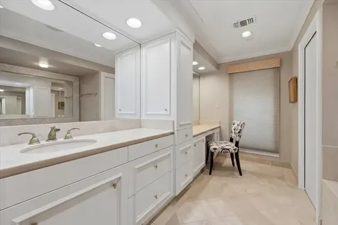 2209 Canterbury Drive Westover Hills TX 76107