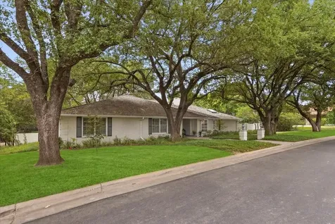 2209 Canterbury Drive Westover Hills TX 76107