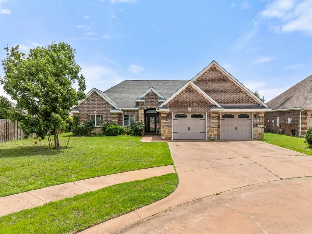 1505 Lucy Circle Lindale TX 75771