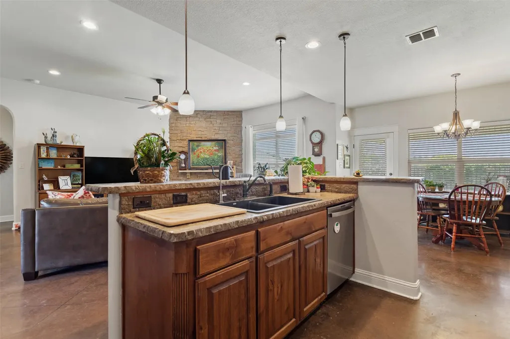 1505 Lucy Circle Lindale TX 75771