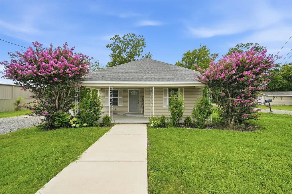 111 Britton Street Tom Bean TX 75489