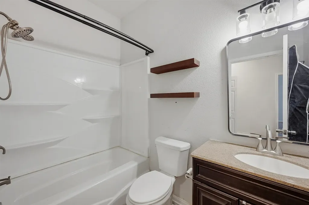 111 Britton Street Tom Bean TX 75489