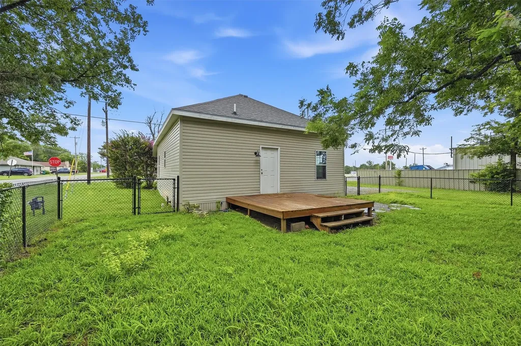 111 Britton Street Tom Bean TX 75489
