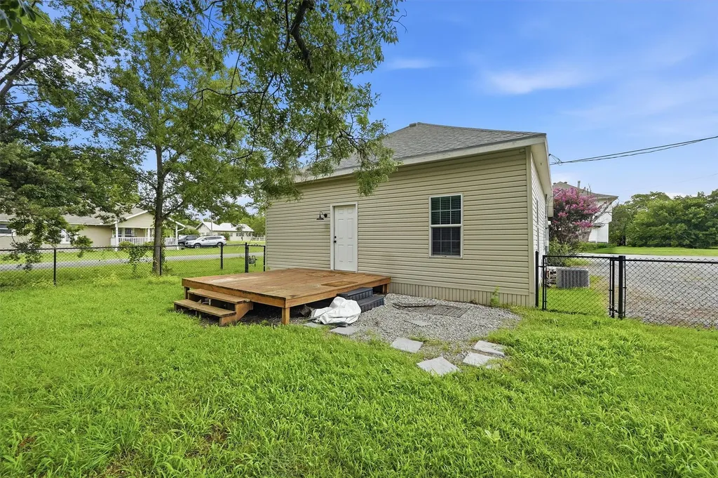 111 Britton Street Tom Bean TX 75489