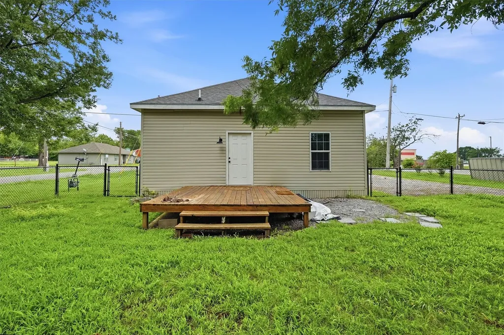 111 Britton Street Tom Bean TX 75489
