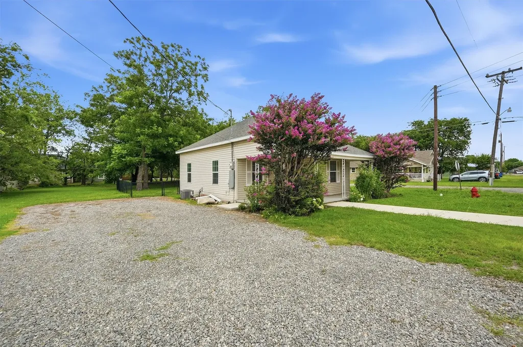 111 Britton Street Tom Bean TX 75489