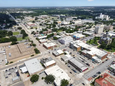 221-223 N Locust Street Denton TX 76201