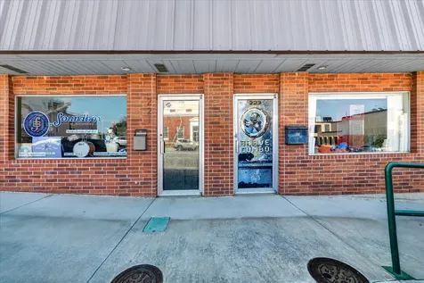 221-223 N Locust Street Denton TX 76201