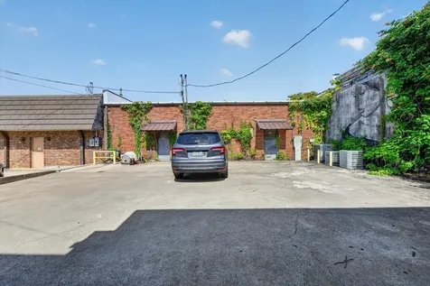 221-223 N Locust Street Denton TX 76201