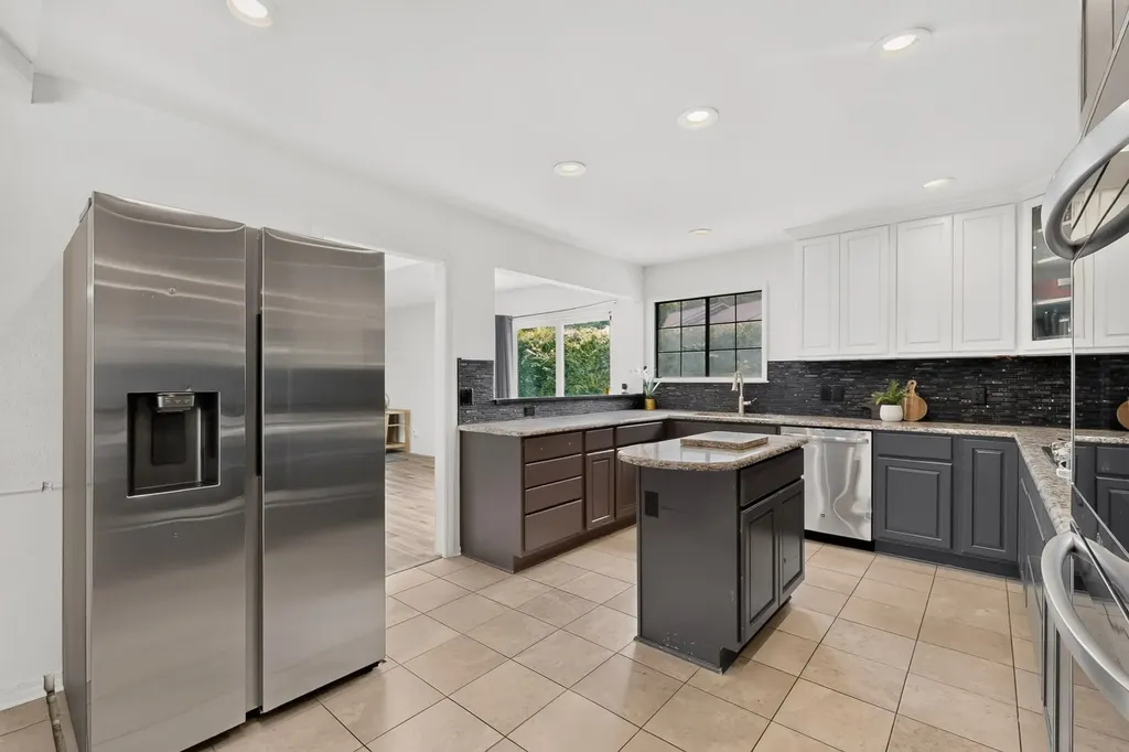 3900 N Shadycreek Drive Arlington TX 76013