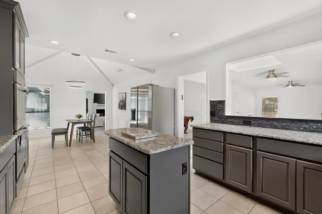 3900 N Shadycreek Drive Arlington TX 76013