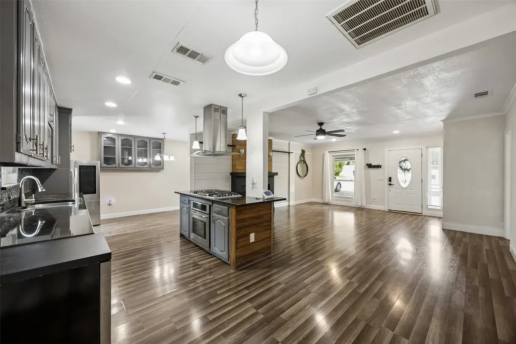 3411 Gibsondell Avenue Dallas TX 75211