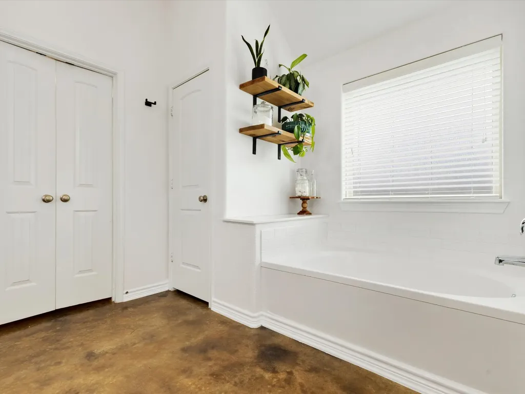 111 Petes Court Ponder TX 76259