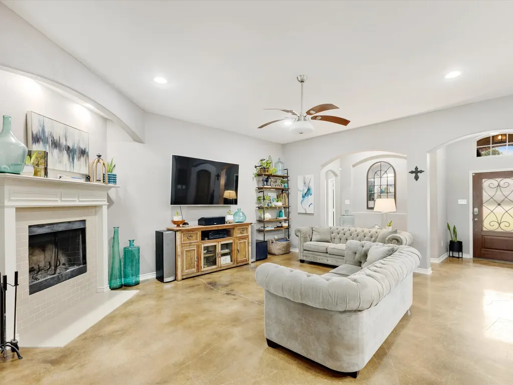 111 Petes Court Ponder TX 76259