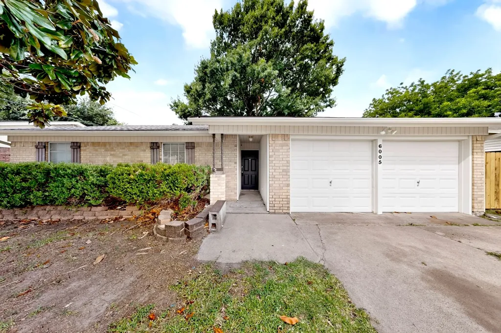 6005 Stardust Drive S Watauga TX 76148