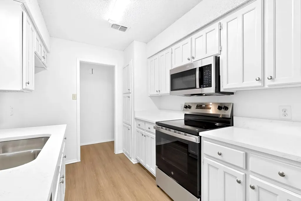 6005 Stardust Drive S Watauga TX 76148
