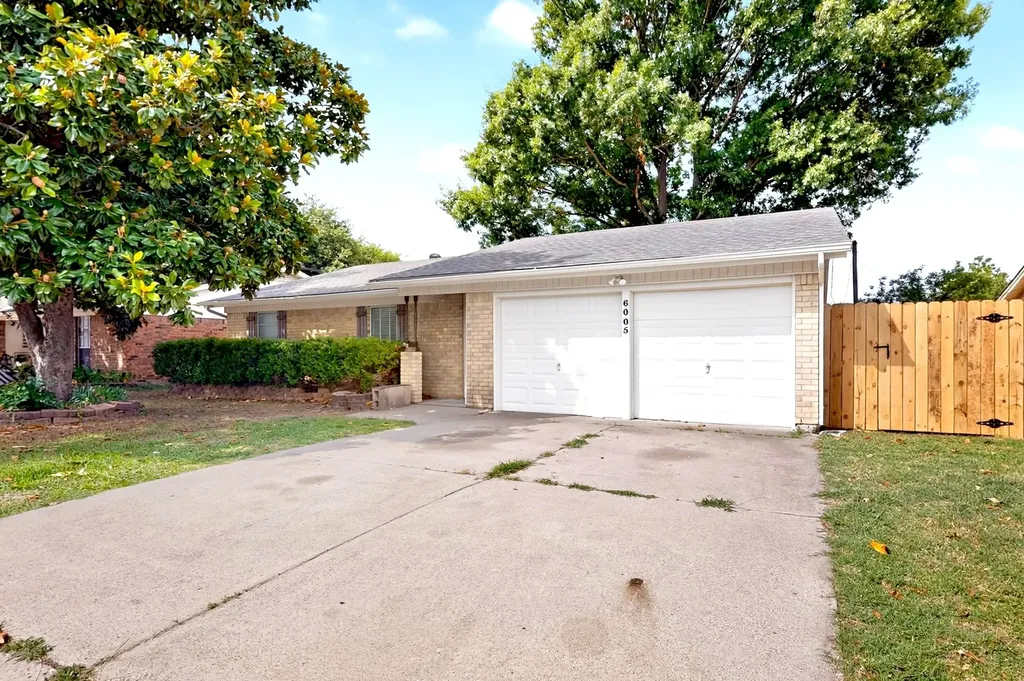 6005 Stardust Drive S Watauga TX 76148